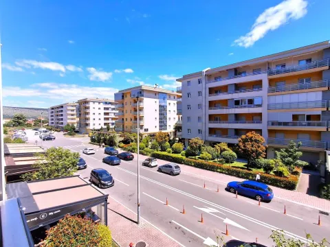 Izdavanje, poslovni prostor, 75m², City Kvart, Podgorica - image 13