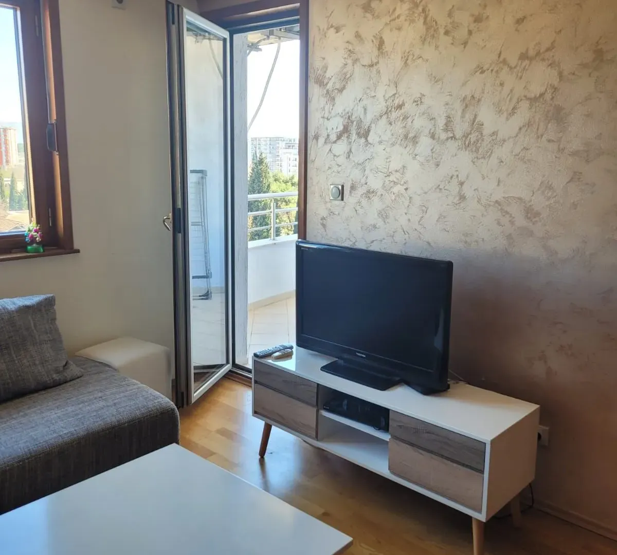 Rent, one bedroom apartment, 38m², Pobrežje, Podgorica