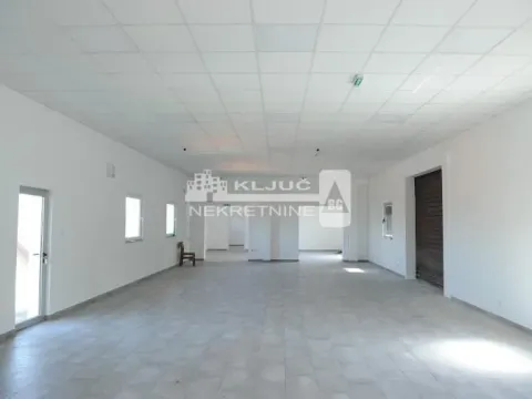 Izdavanje, poslovni prostor, 200m², Boleč, Grocka - image 4