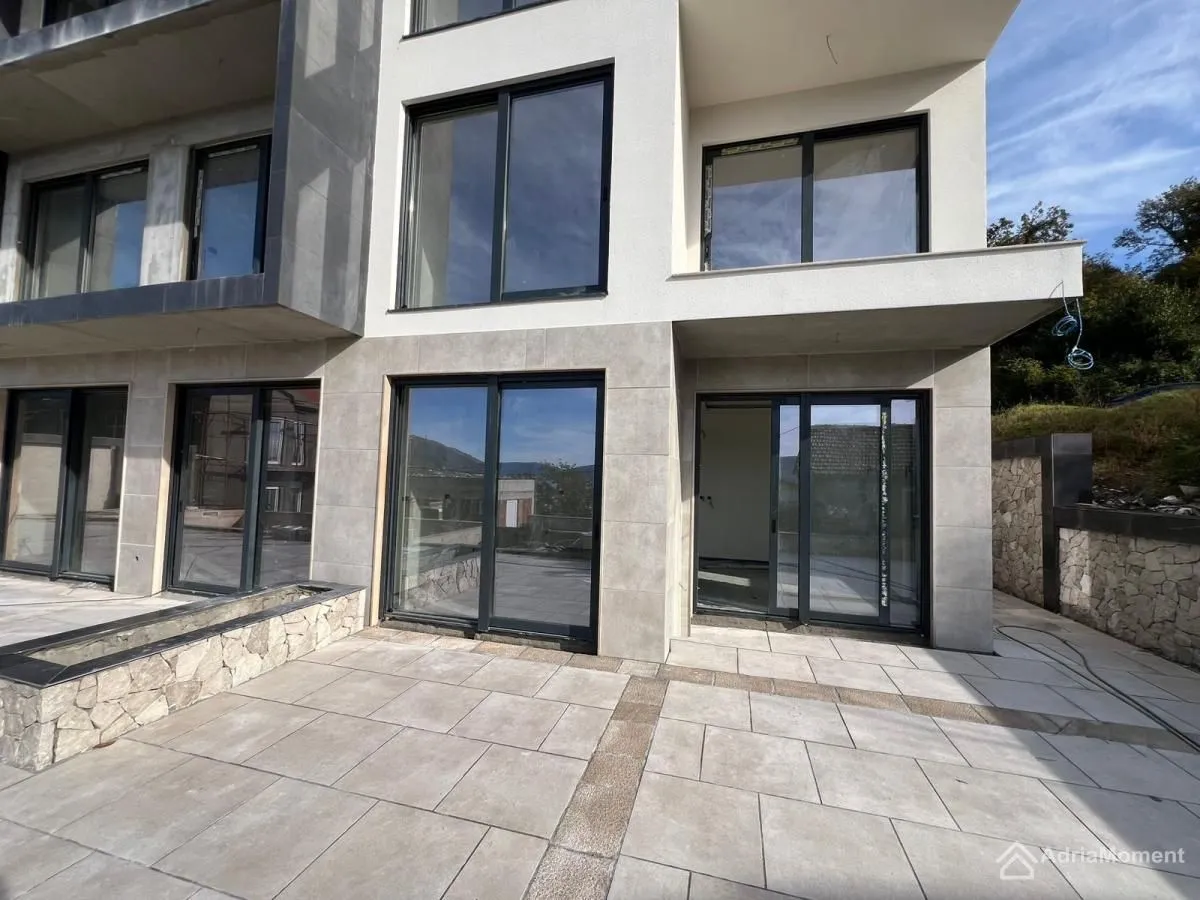 Sale, four bedroom apartment, 126m², Centar, Tivat