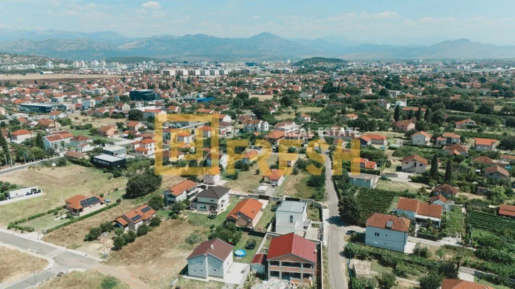 Sale, house, 270m², Gornja Gorica, Podgorica