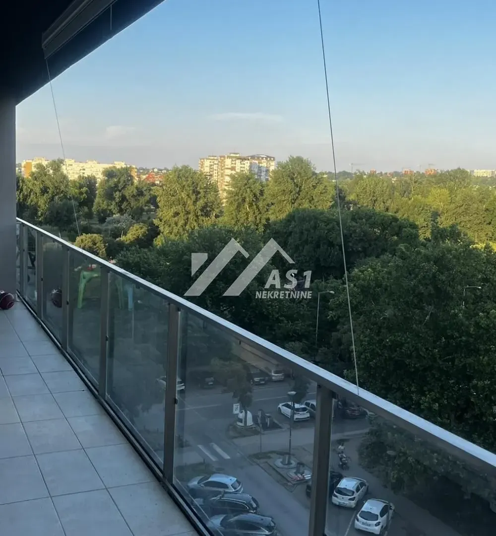 Izdavanje, trosoban stan, 85m², Adamovićevo Naselje, Novi Sad Sve Podlokacije