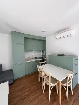 Rent, one bedroom apartment, 75m², Tivat, Crna Gora - image 4