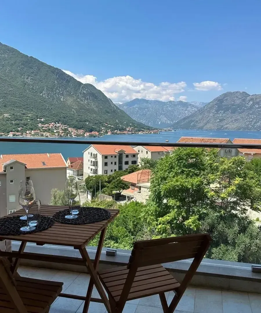 Sale, one bedroom apartment, 53m², Dobrota, Kotor