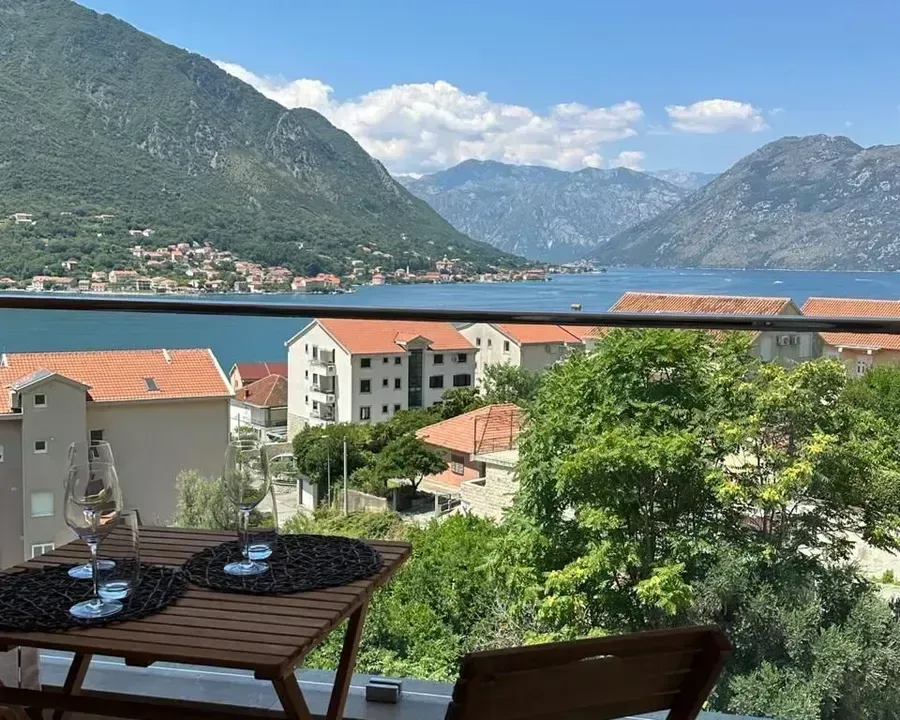 Sale, one bedroom apartment, 53m², Dobrota, Kotor