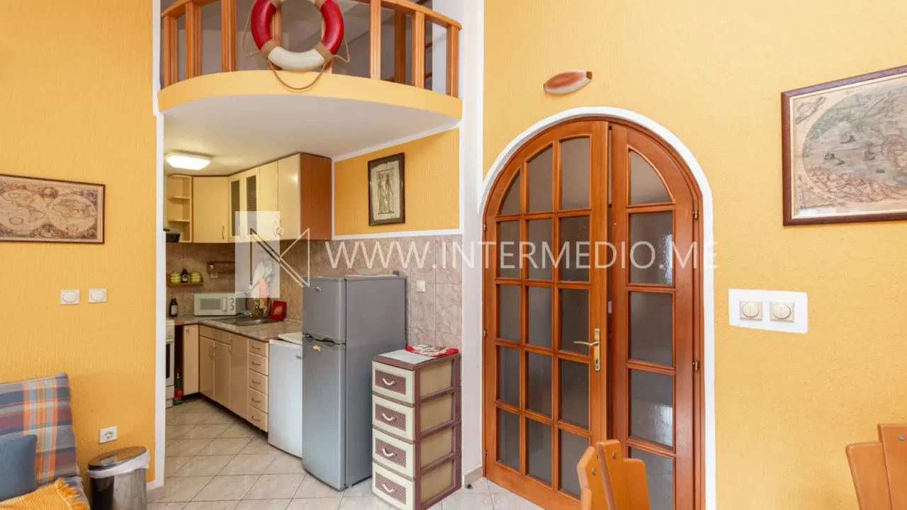 Sale, two bedroom apartment, 70m², Đenovići, Herceg Novi