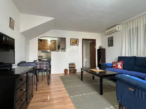 Izdavanje, jednosoban stan, 40m², Zagorič, Podgorica - image 1