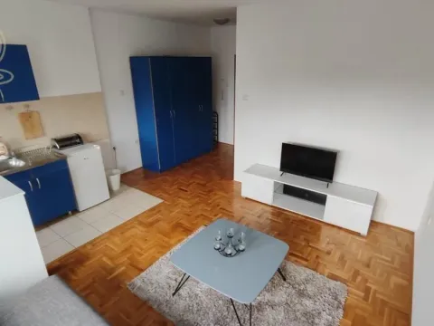 Rent, studio apartment, 25m², Bulevar Evrope, Novi Sad Sve Podlokacije - image 4