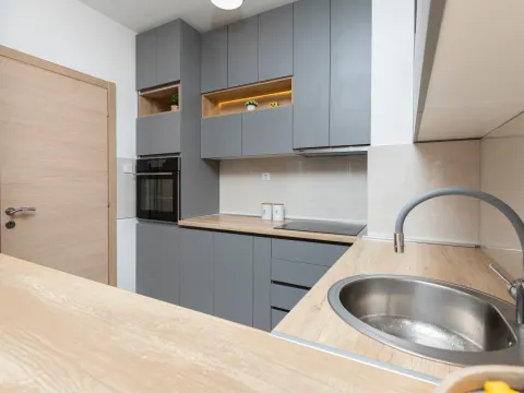 Sale, two bedroom apartment, 55m², Bečići, Budva - image 7