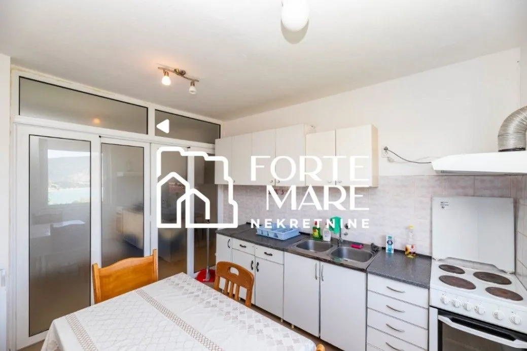 Prodaja, dvosoban stan, 70m², Herceg Novi, Crna Gora