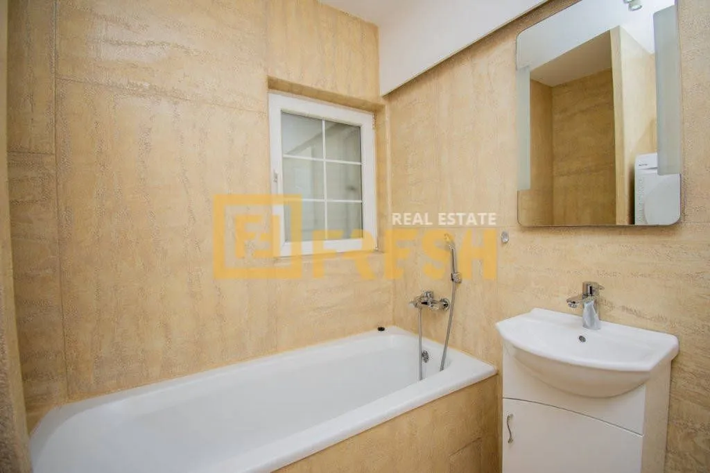 Rent, house, 320m², Gornja Gorica, Podgorica