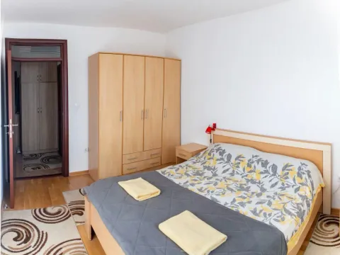Rent, one bedroom apartment, 47m², Centar, Bar - image 4