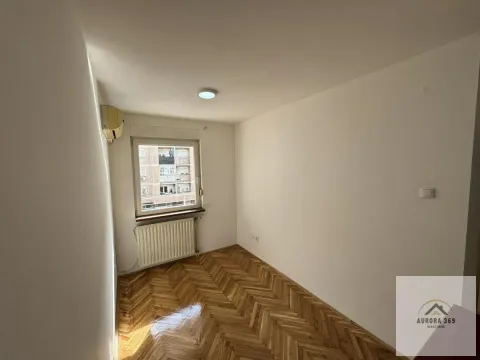 Prodaja, jednosoban stan, 32m², Adamovićevo Naselje, Novi Sad Sve Podlokacije - image 2