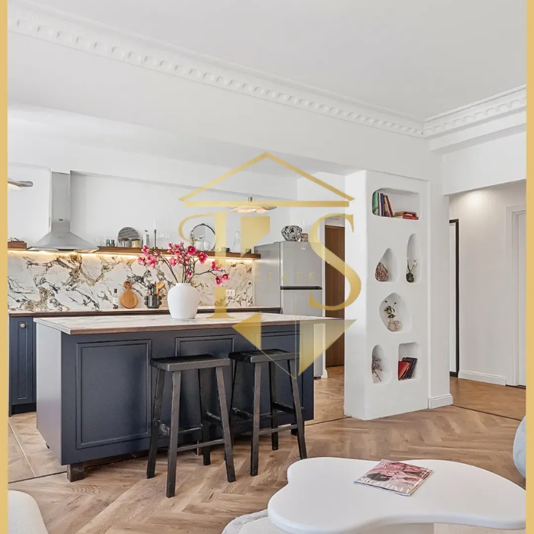 Izdavanje, dvosoban stan, 77m², Centar, Tivat