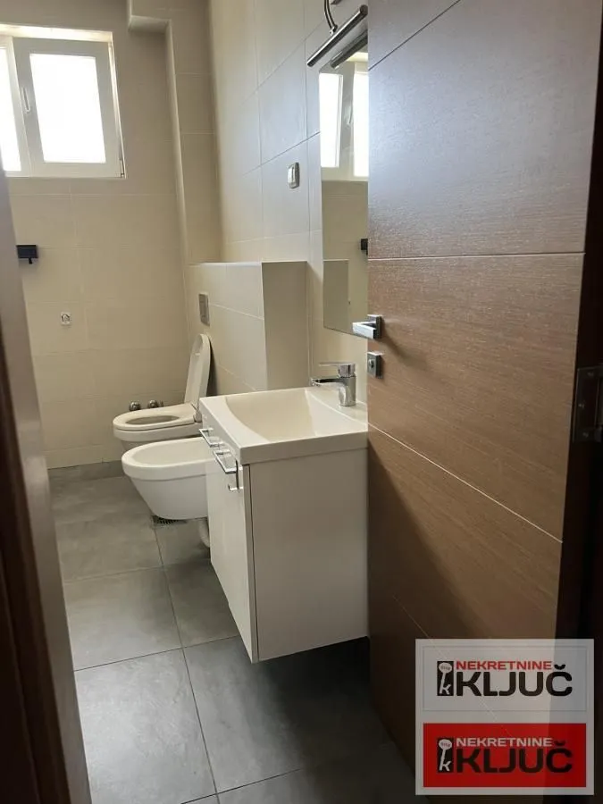 Prodaja, četvorosoban stan, 73m², Alibegovac, Petrovaradin