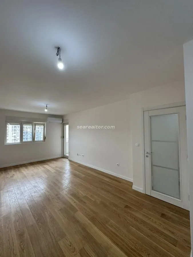Izdavanje, jednosoban stan, 49m², Podgorica, Crna Gora