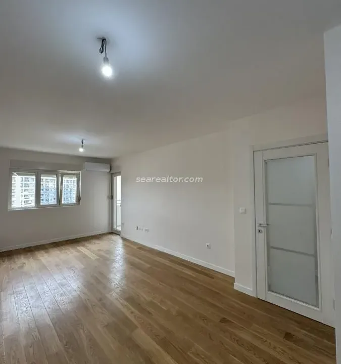 Izdavanje, jednosoban stan, 49m², Podgorica, Crna Gora