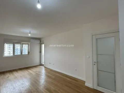 Izdavanje, jednosoban stan, 49m², Podgorica, Crna Gora - image 1
