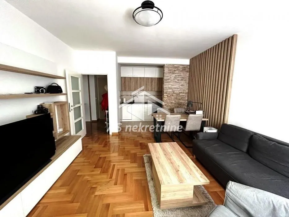 Izdavanje, dvosoban stan, 50m², Slavija, Vračar Sve Podlokacije