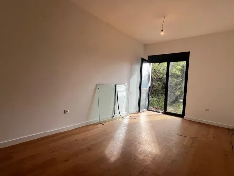 Sale, one bedroom apartment, 46m², Petrovac, Budva - image 2