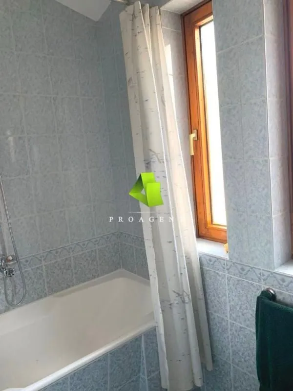 Izdavanje, kuća, 240m², Pantelej, Niš