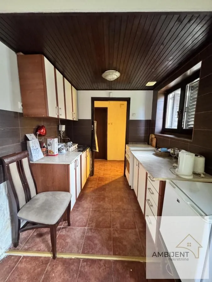 Prodaja, kuća, 203m², Novi Banovci, Stara Pazova