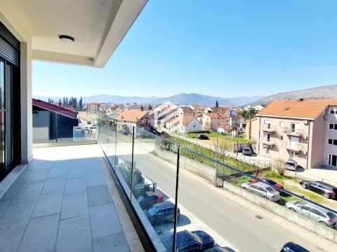 Rent, three bedroom apartment, 130m², Dalmatinska ulica, Podgorica - image 17