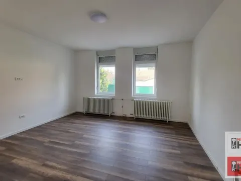 Prodaja, trosoban stan, 79m², Petrovaradin, Novi Sad