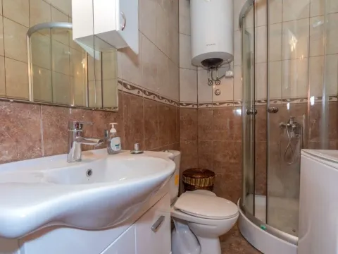 Sale, house, 300m², Motički gaj, Žabljak - image 4