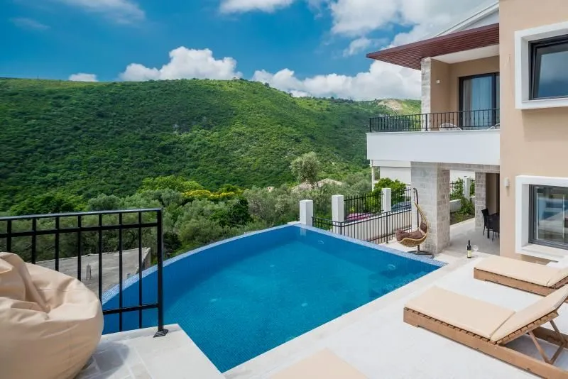 Sale, house, 170m², Bečići, Budva
