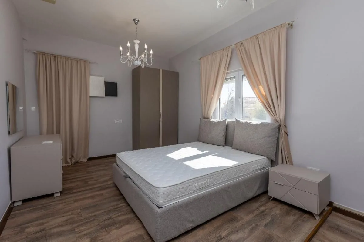 Prodaja, kuća, 234m², Dumidran, Tivat