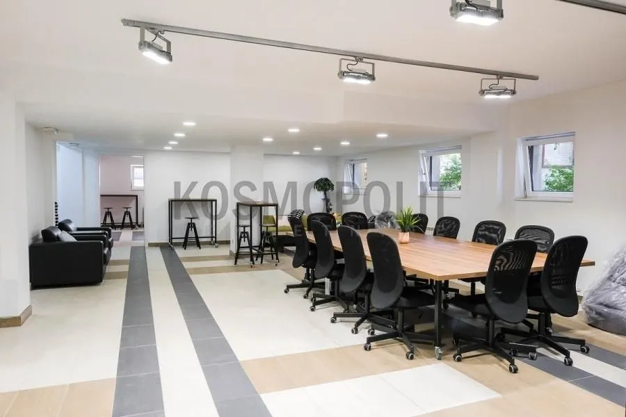 Sale, office space, 315m², Voždovac Sve Podlokacije, Beograd