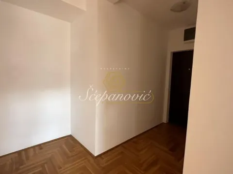 Izdavanje, stan, 44m², Bulevar Oslobodjenja, Novi Sad Sve Podlokacije - image 4