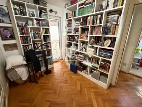 Prodaja, četvorosoban stan, 111m², Stari Grad, Beograd - image 7
