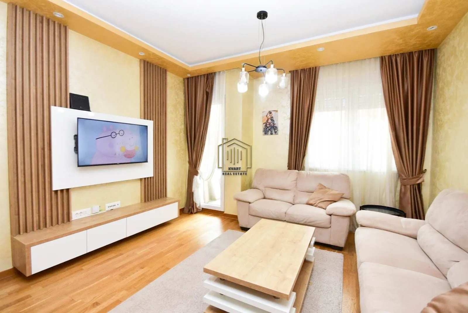 Izdavanje, dvosoban stan, 65m², City Kej, Podgorica