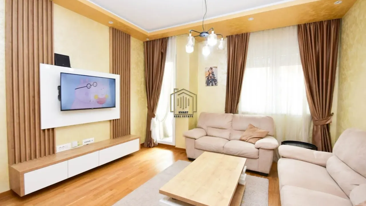 Izdavanje, dvosoban stan, 65m², City Kej, Podgorica