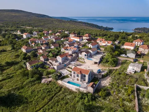 Izdavanje, kuća, 80m², Đuraševići, Tivat - image 24