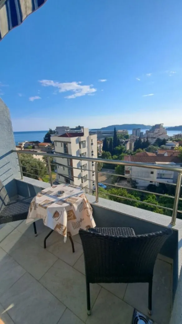 Izdavanje, jednosoban stan, 41m², Bečići, Budva