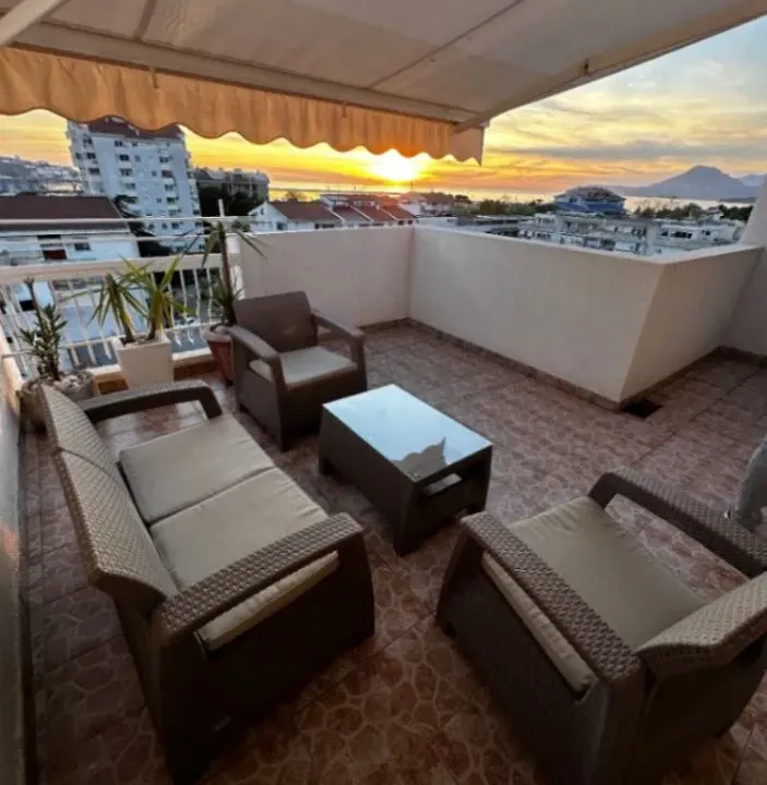 Daily-rent, one bedroom apartment, 65m², Centar, Bar