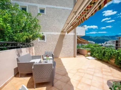 Rent, two bedroom apartment, 60m², Bečići, Budva - image 14