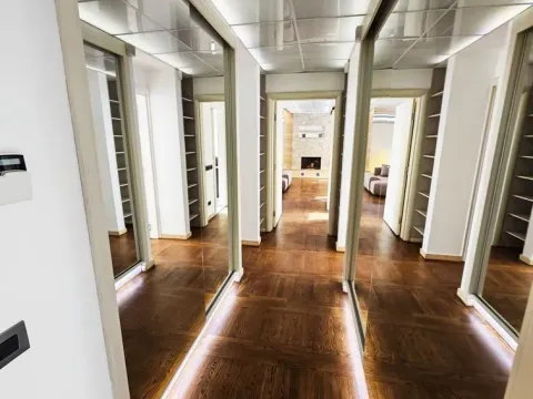 Izdavanje, četvorosoban stan, 148m², Savski Venac, Beograd - image 13