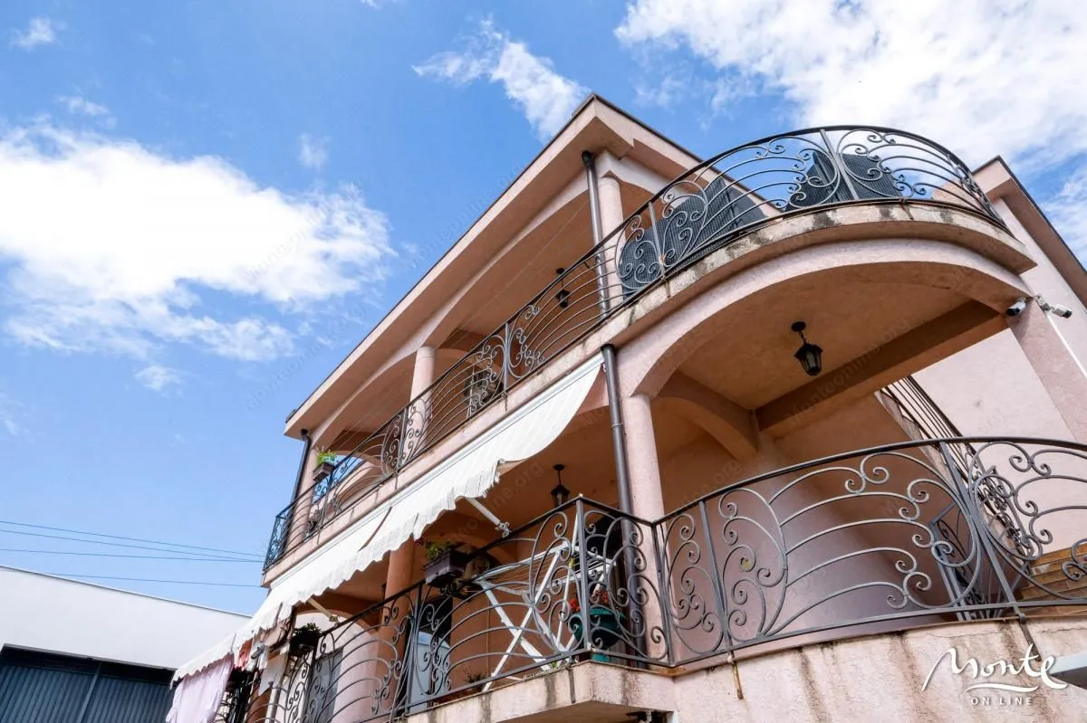 Sale, house, 280m², Bar, Crna Gora