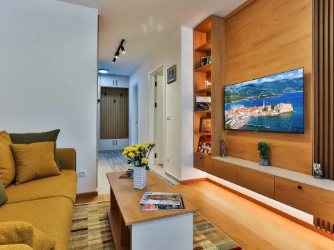 Rent, one bedroom apartment, 48m², Rozino, Budva - image 11