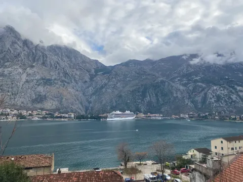Sale, apartment, 55m², Kotor, Crna Gora - image 1