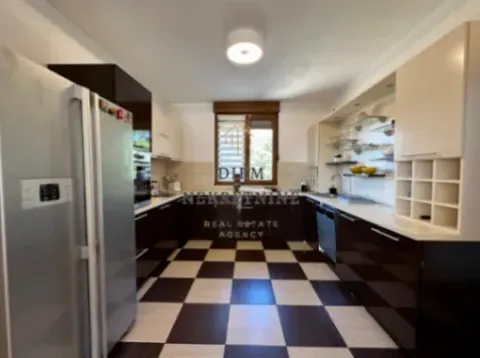 Izdavanje, kuća, 300m², Vranići, Podgorica - image 5