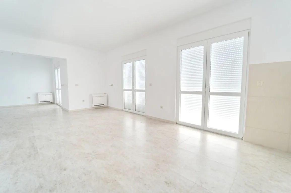 Sale, house, 200m², Hladna Uvala, Bar