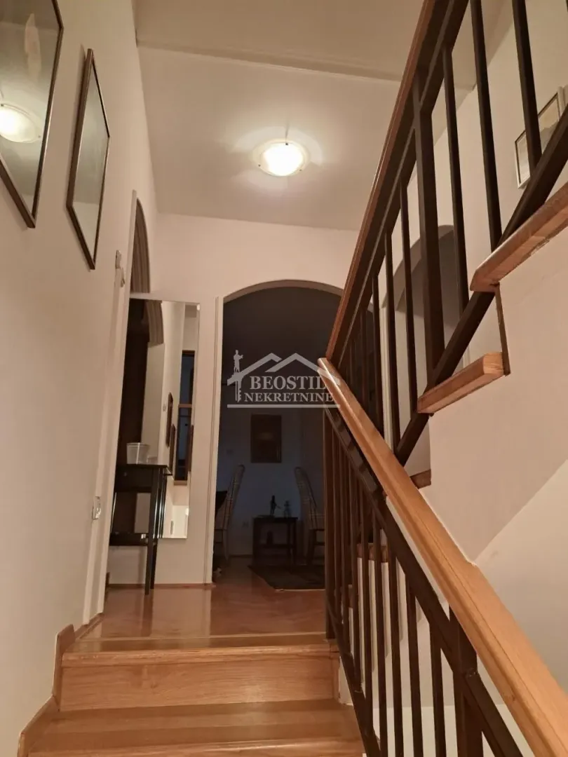 Prodaja, kuća, 238m², Vrčin, Grocka