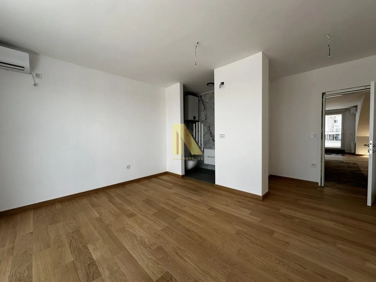 Prodaja, stan, 185m², Grbavica, Novi Sad Sve Podlokacije