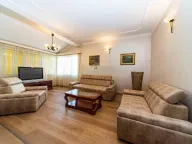 Rent, four bedroom apartment, 150m², Tivat, Crna Gora - image 2