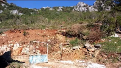 Zemljište in Čanj